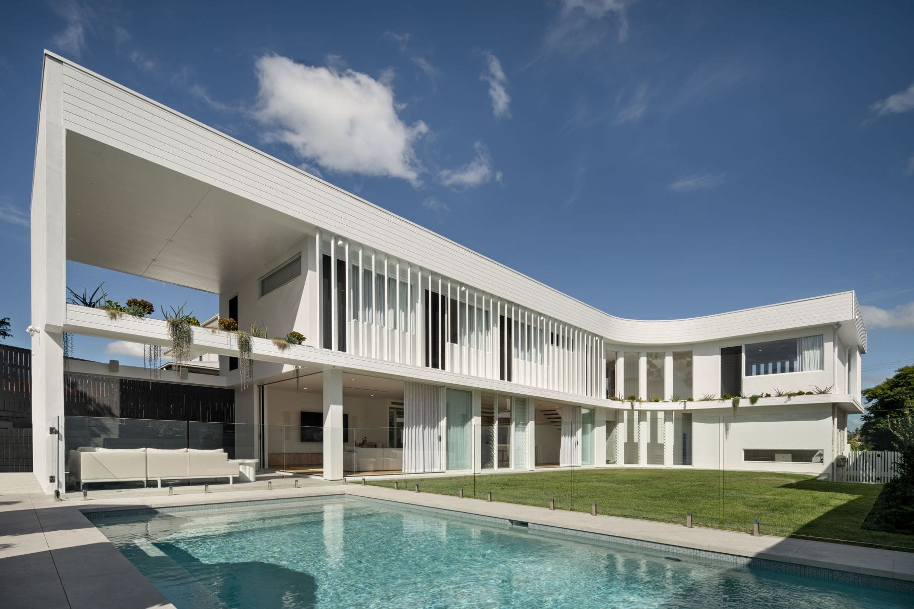 Blue Chip Builders|luxury builders Brisbane|Blue Chip Builders Brisbane|Brisbane Blue Chip Builders|Blue chip Builders|Luxury Home Design Award Winner|Brisbane Builders|Custom Homes Brisbane|Nundah luxury home|Brisbane pool home designs|Veneer Stone Arctic Limestone