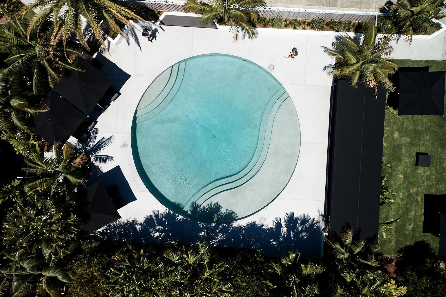 |Custom Pools Byron Bay 1|Custom Pools Byron Bay 2|Custom Pools Byron Bay 3|logo suncatcher pool