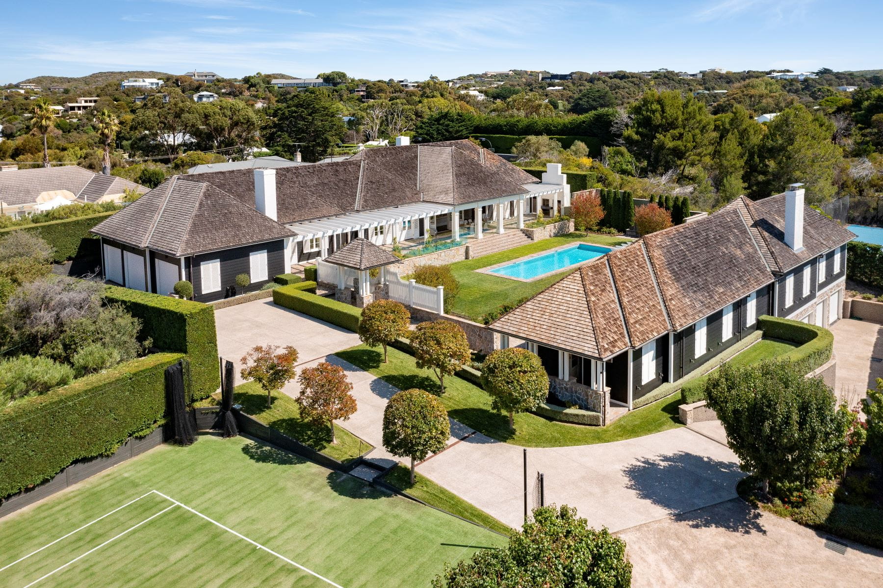 Portsea Custom Home|Akehurst Owen Cimino||Year-round entertaining spaces|Pavilion-style residential design|Portsea family compound