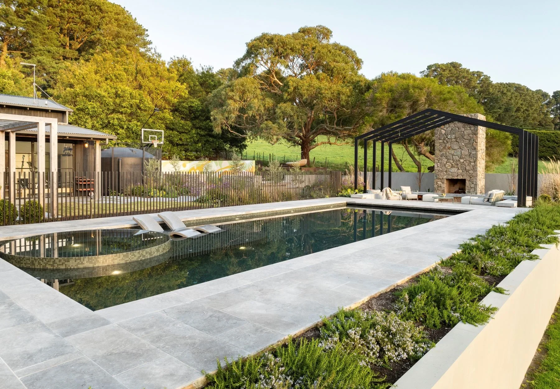 |Red Hill landscape design|rural landscape architecture|rural outdoor living design|Rural landscape design Australia|wet-edge spa design|TLC Pools project|Rural landscape design Australia