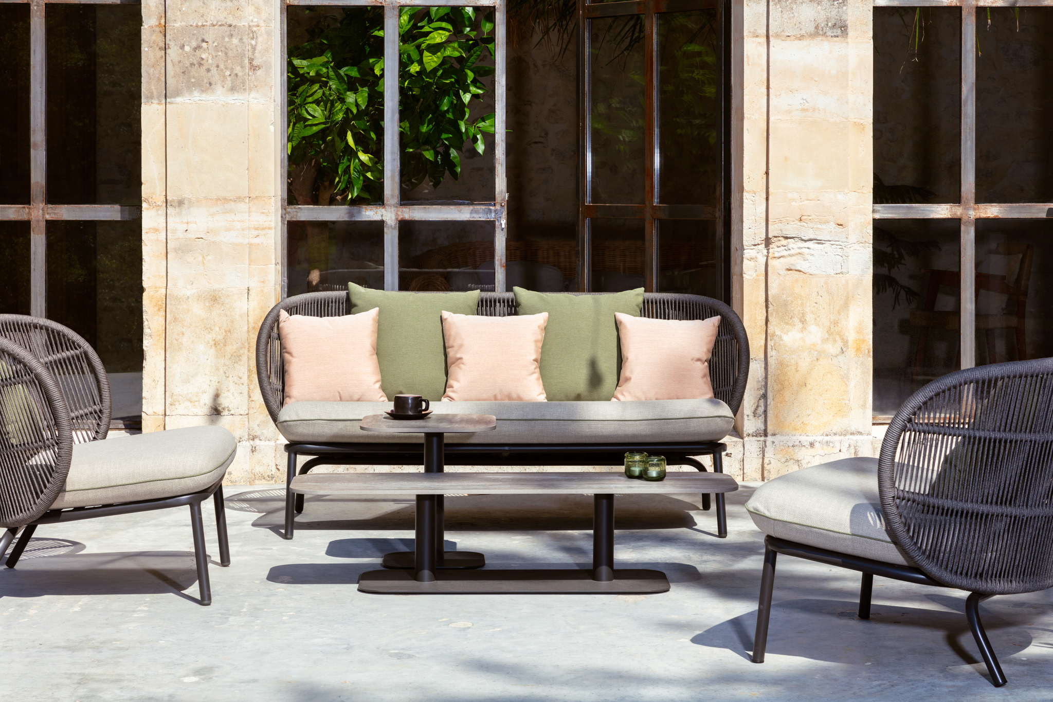 Luxury Outdoor Lounge|Luxury Outdoor Dining Tables|Luxury Outdoor Sofa Cotswold Furniture|Outdoor lounge sofa|Luxury Outdoor Furniture Sydney|Outdoor Modular Lounge|Outdoor Coffee Table|Luxury Outdoor Dining Set|Luxury Sunbeds|Luxury Outdoor Furniture